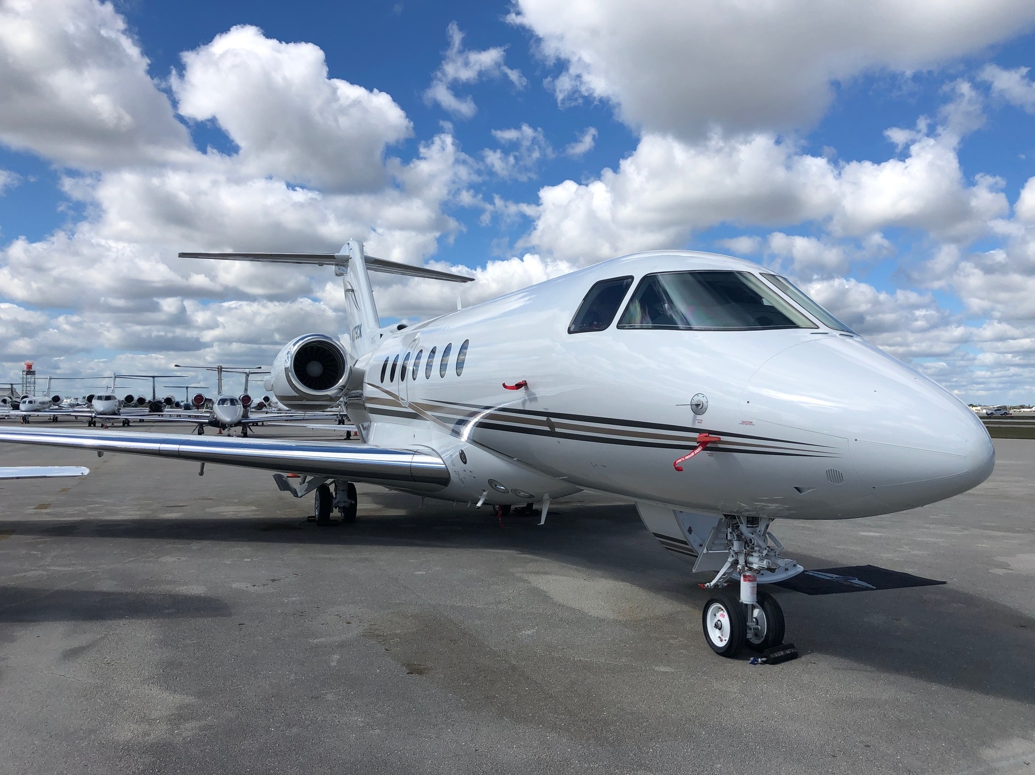 Hawker 4000 super midsize jet for Delaware charter