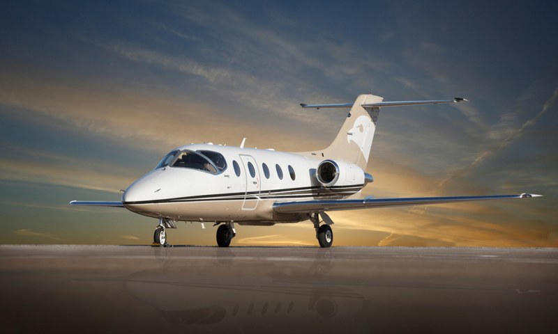Delaware Hawker 400XP Charter