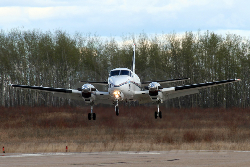 Delaware Beechcraft King Air 100 Charter